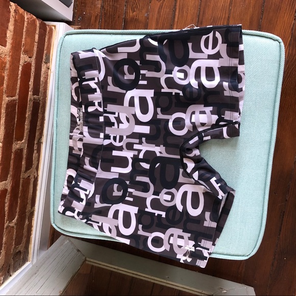 Under Armour Pants - Under Armour Printed Compression Shorts Size M